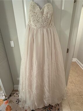 Essence of Australia ivory plus size wedding dress